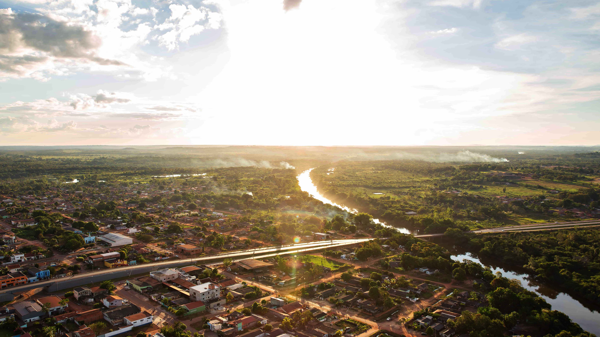 Rio Pimenta Bueno cortando a cidade